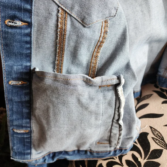 Time and Tru Denim Jean Jacket Size Large - Picture 6 of 6